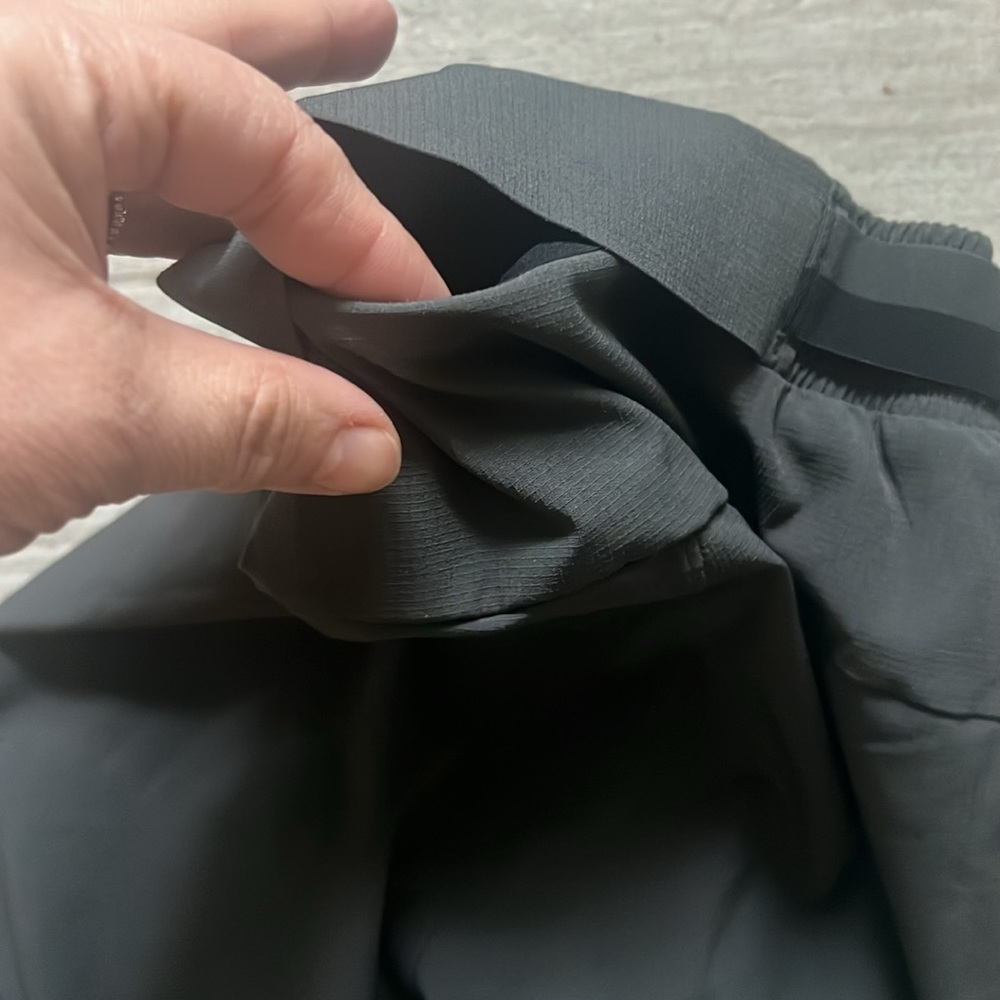 Lululemon Surge Short 6” - Size Large - Picture 4 of 6